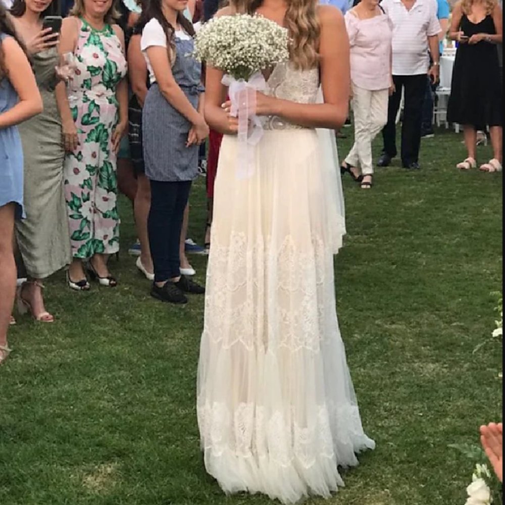 Romantic Sleeveless V Neck Spaghetti Wedding Dress